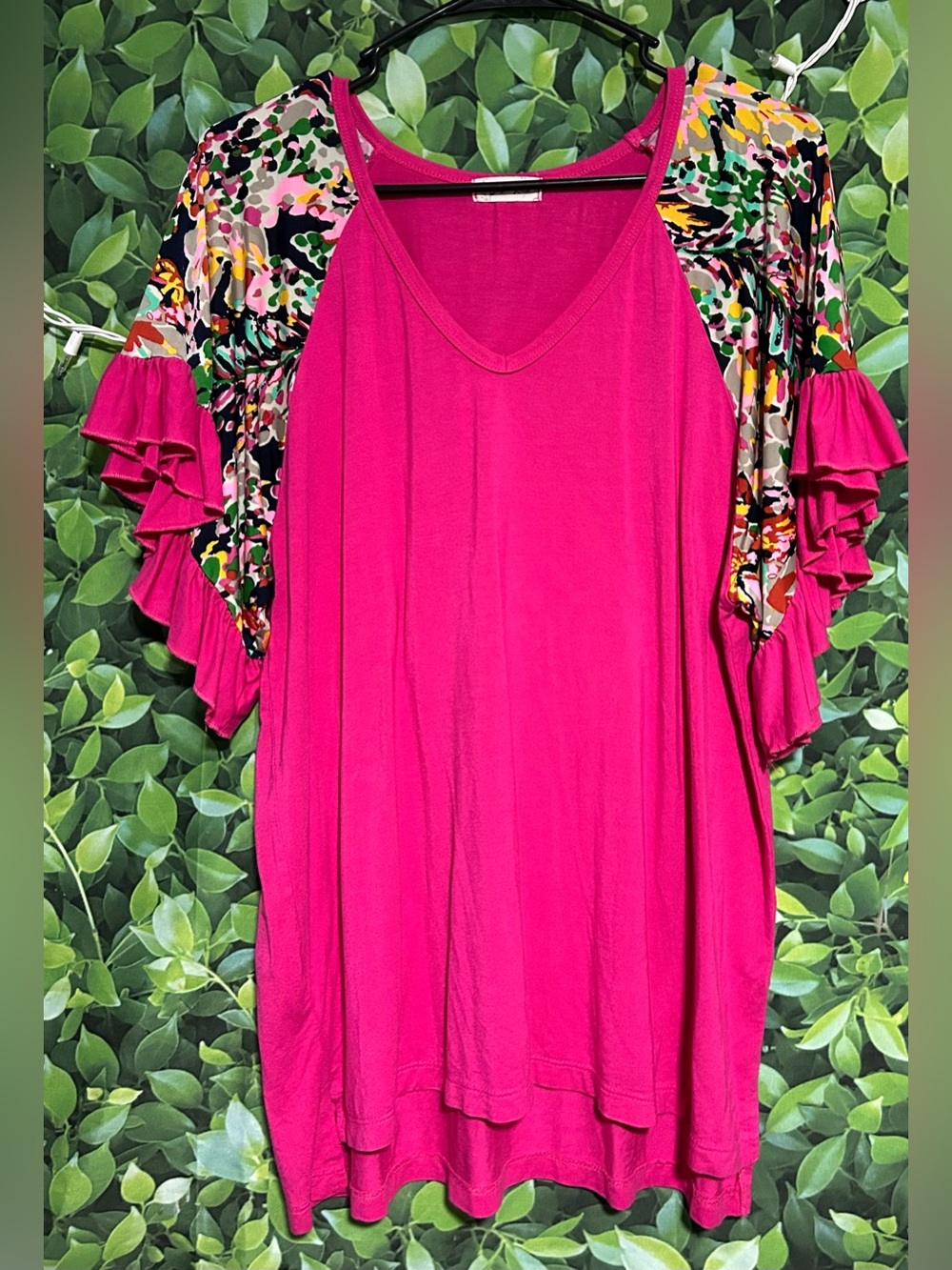 XL Women's Fuchsia V-Neck Ruffle Sleeve Top